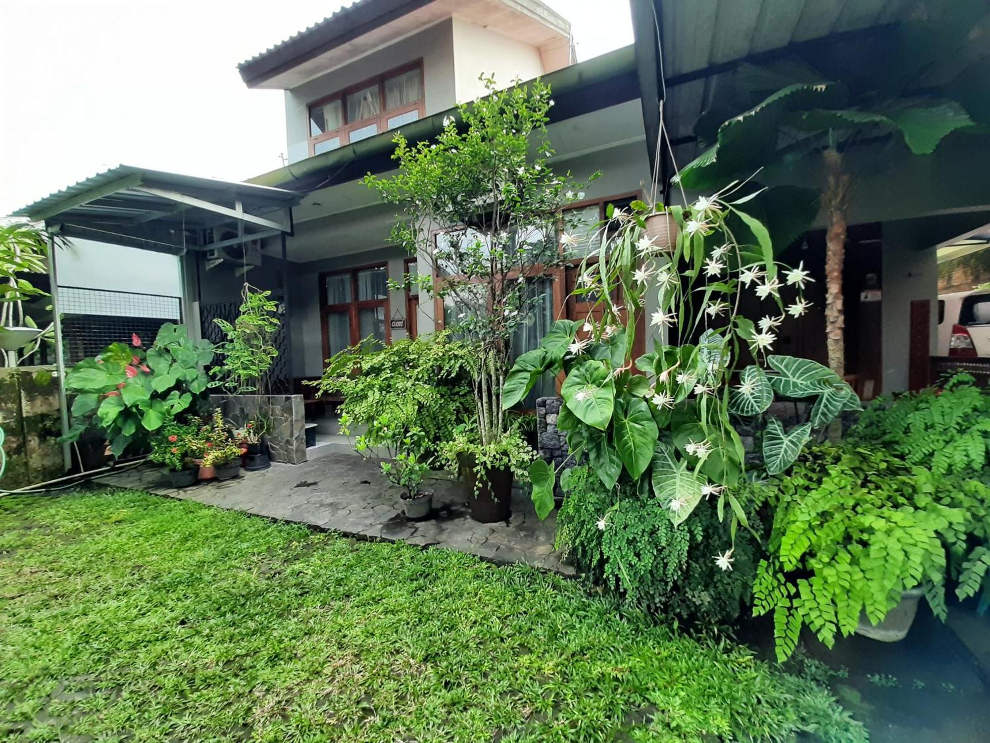Rumah566 Yogyakarta Exteriör bild